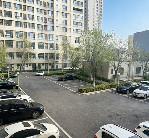 鑫苑鑫中心停车场